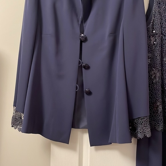 Custom made evening dress with matching jacket, crepe and lace - Picture 4 of 8